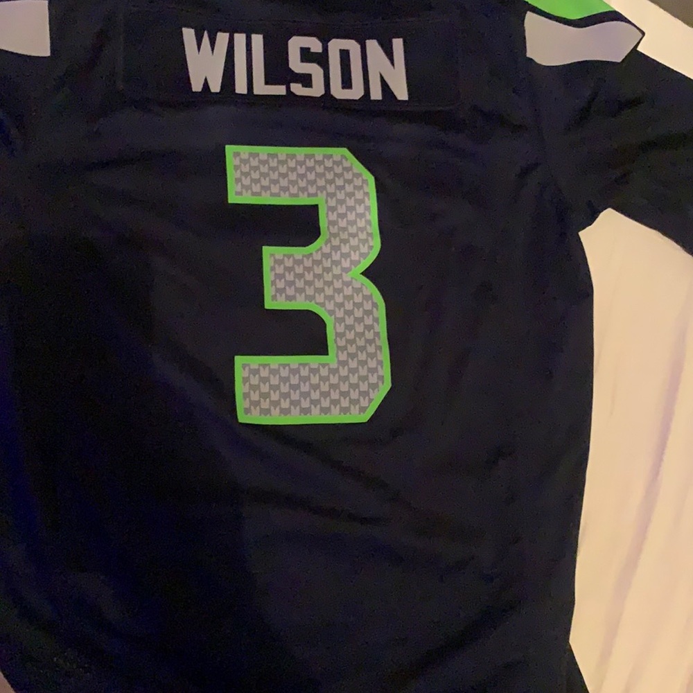 Seattle Seahawks Russell Wilson jersey it’s in great condition 40$